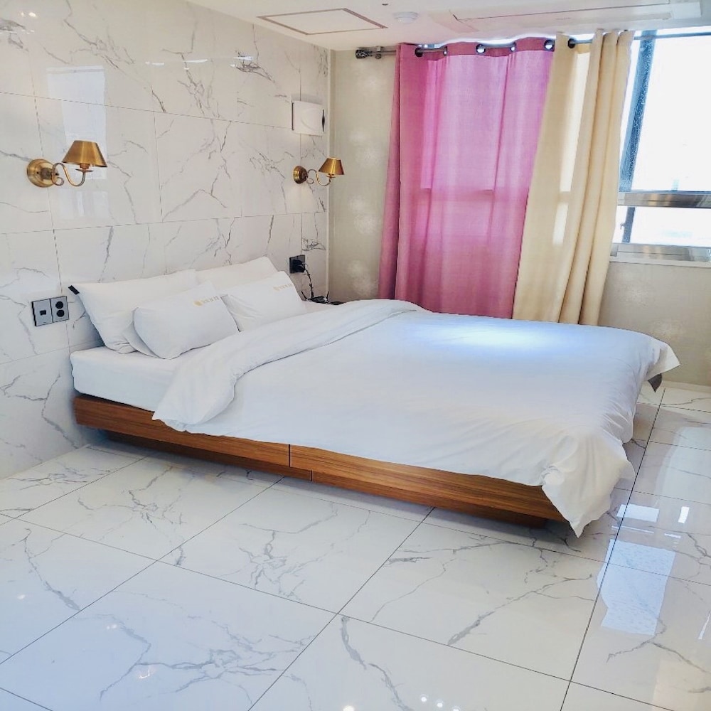 Gukje Business Hotel 8/31