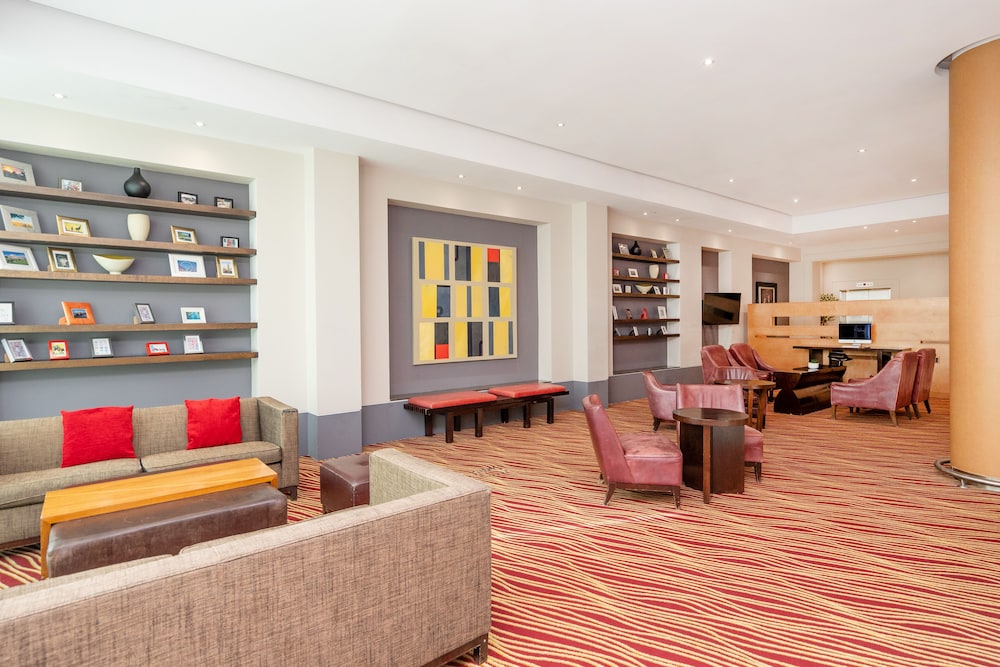 Radisson RED London Twickenham 43/62