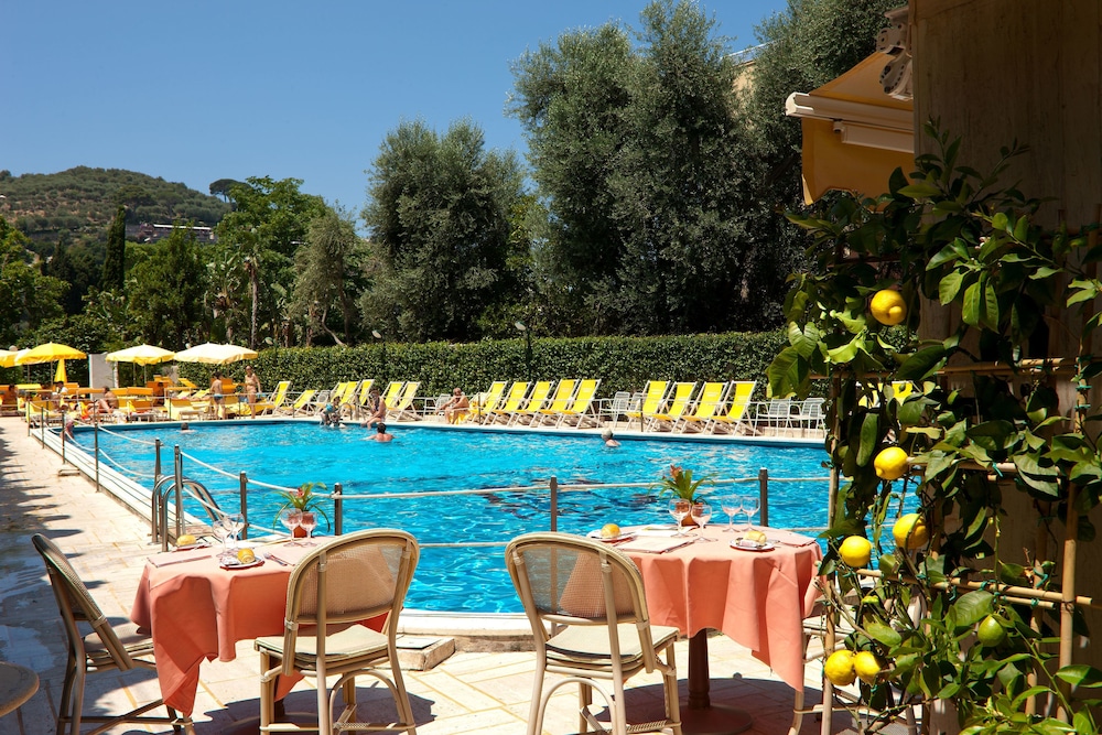 Hotel Continental Sorrento 71/73