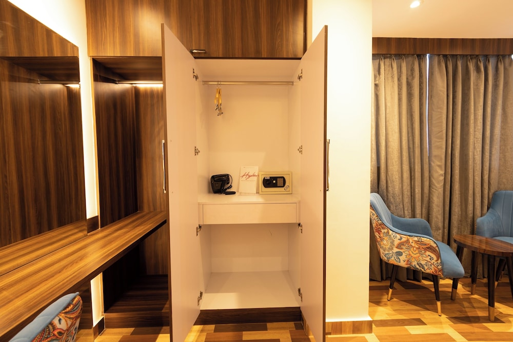 Hyphen Business Hotel 34/50