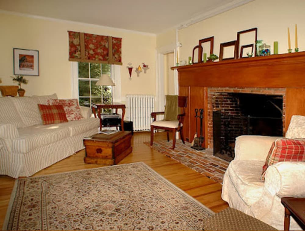 Benjamin F Packard House Bed and Breakfast 22/47