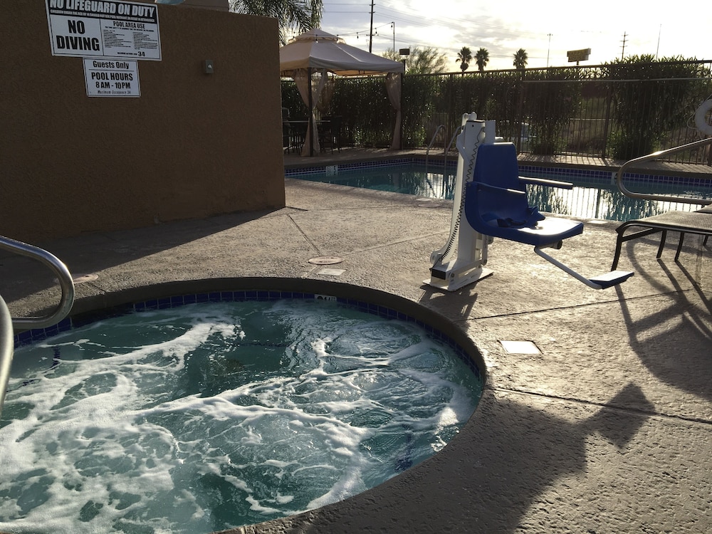 Comfort Inn & Suites Near Kino Sports Complex 34/58