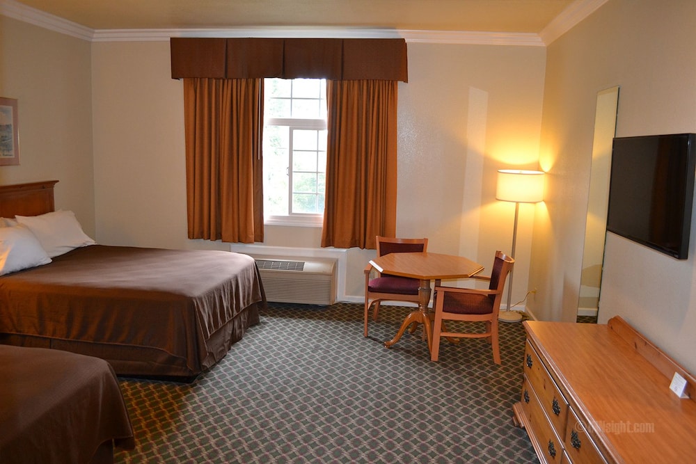 The Miramar Inn and Suites 16/50