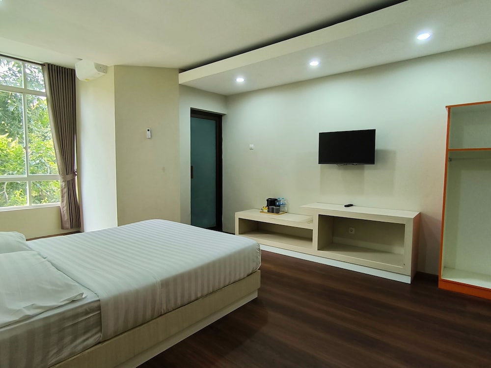 Hotel Kencana Jaya by ZUZU 25/50