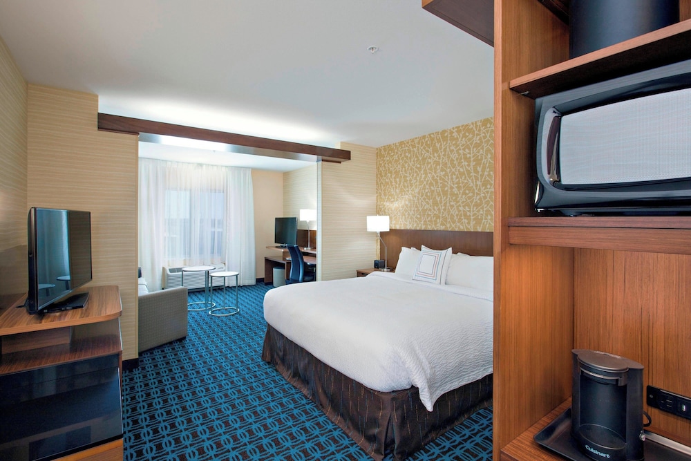 SUITE, KING BED, SOFA, ACCESSIBLE