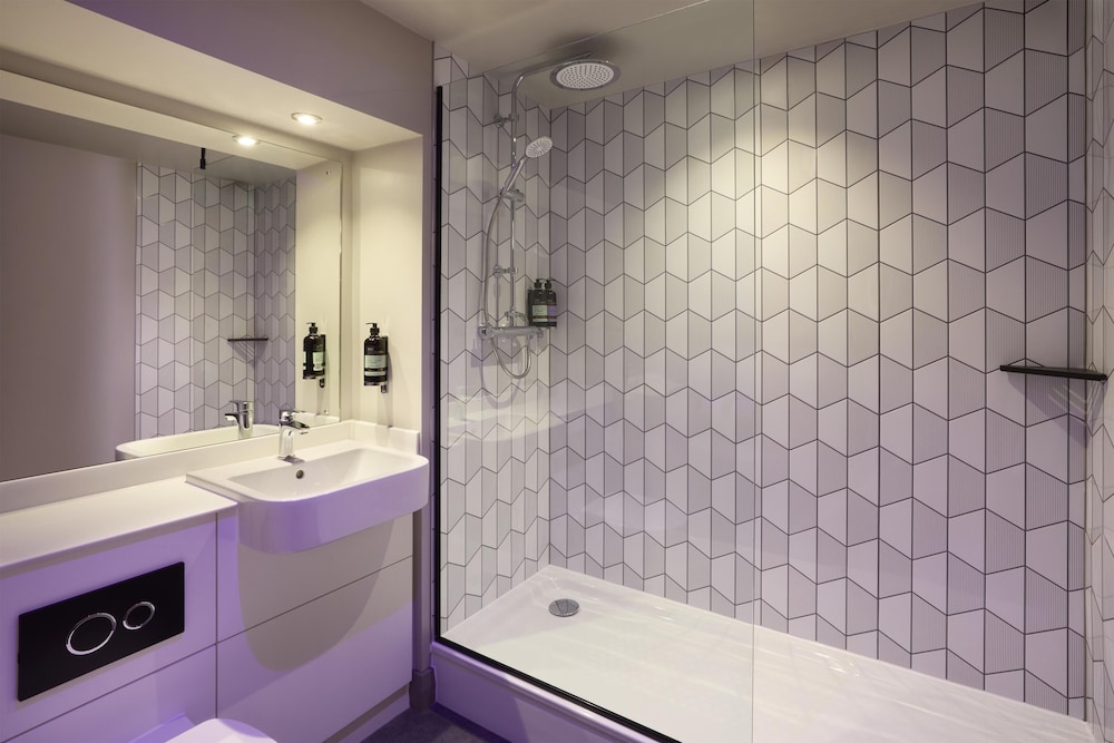Premier Inn Evesham 69/71