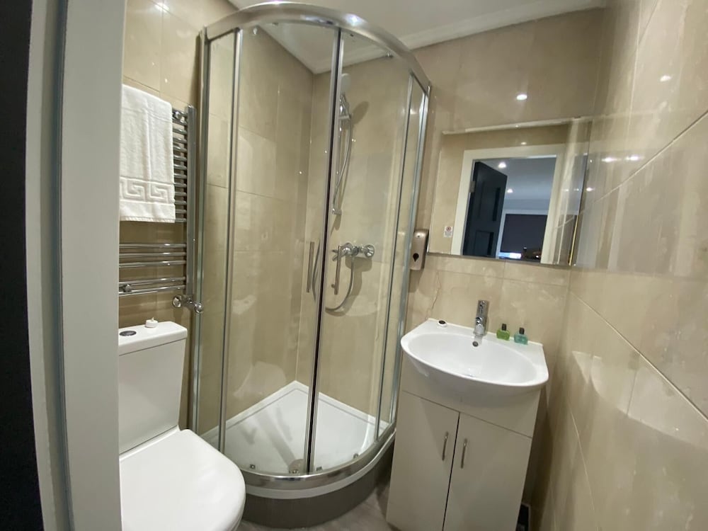 HYDE PARK SUITES 52/55