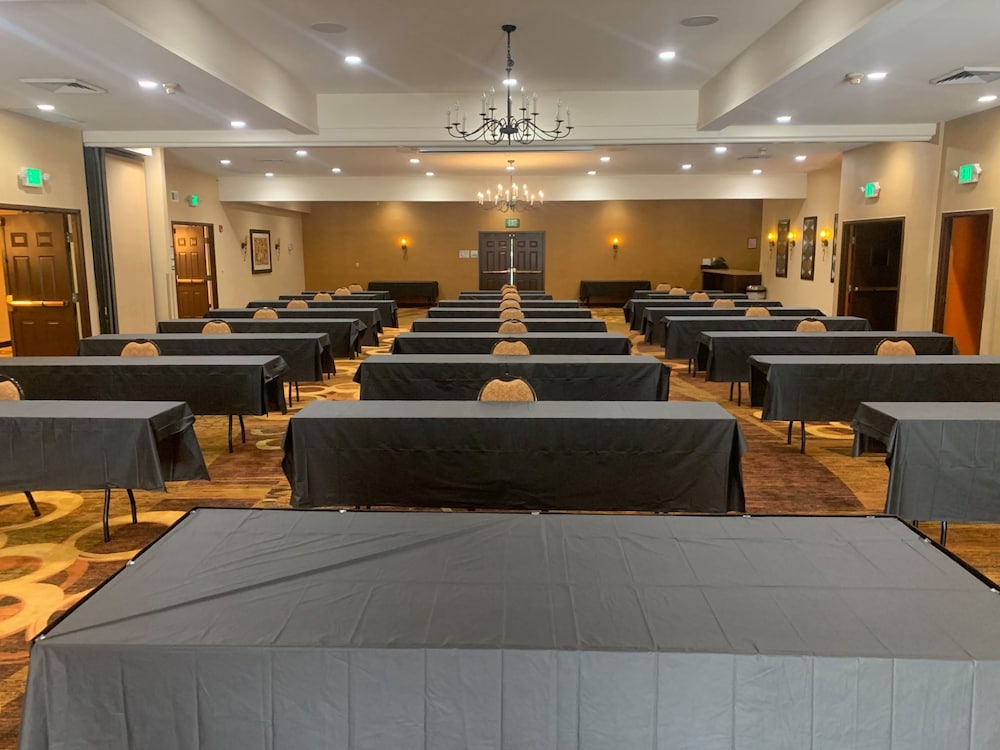 Holiday Inn Dublin Pleasanton 49/70