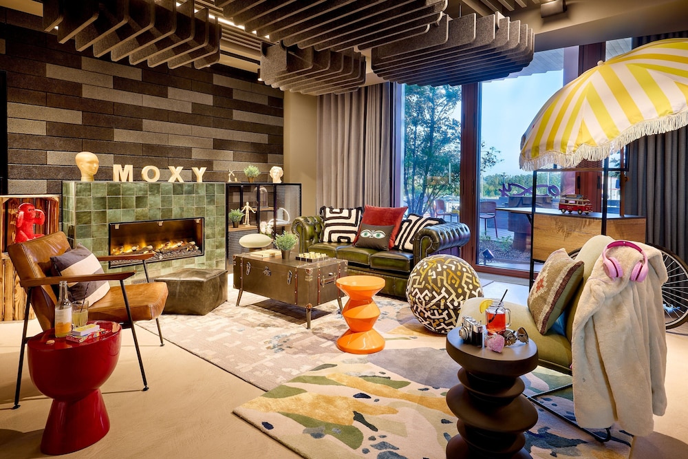 Moxy Luxembourg Airport 21/26