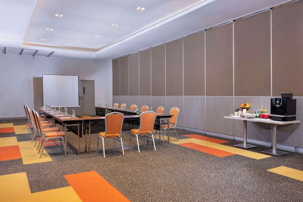 Park Inn By Radisson Iloilo 54/58