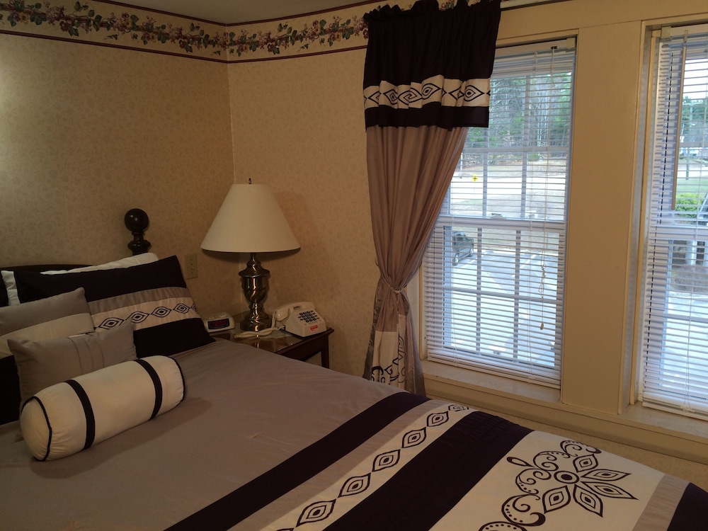 Merrill Farm Inn 12/35