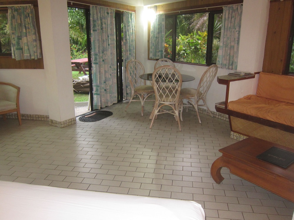 Raina Beach Apartments 38/71