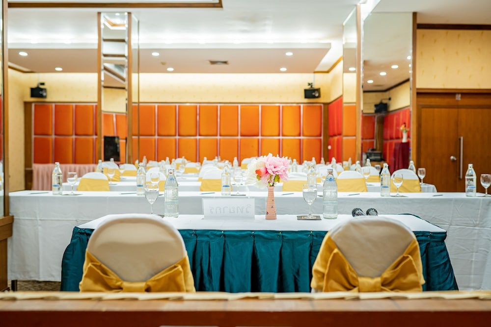Sirin Hotel & Resident 39/50