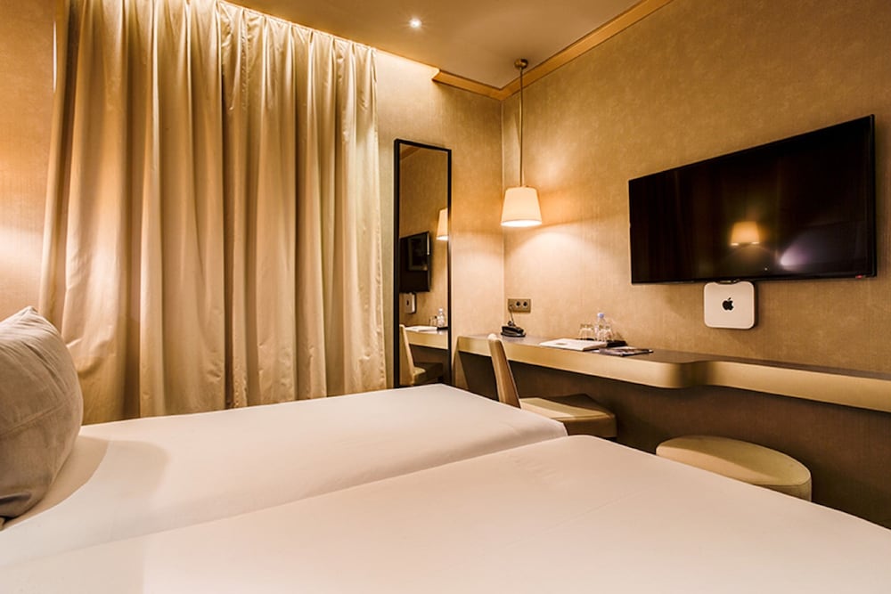 Armoni Hotel Formely Cheverny 2/25