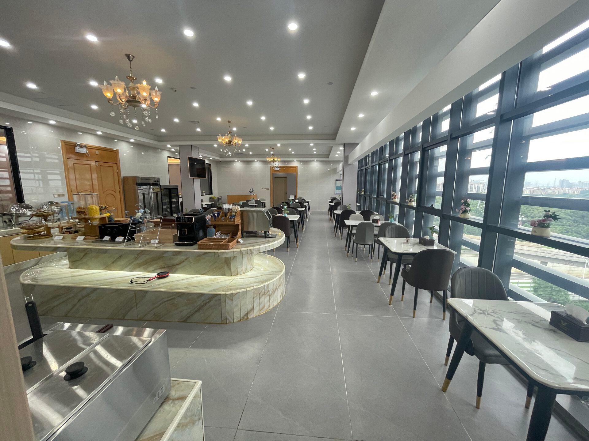 Vienna Hotel (Guangzhou Huangpu Free Trade Zone Xiayuan Subway Station) 28/38