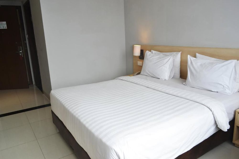 Grand Cakra Hotel 16/52