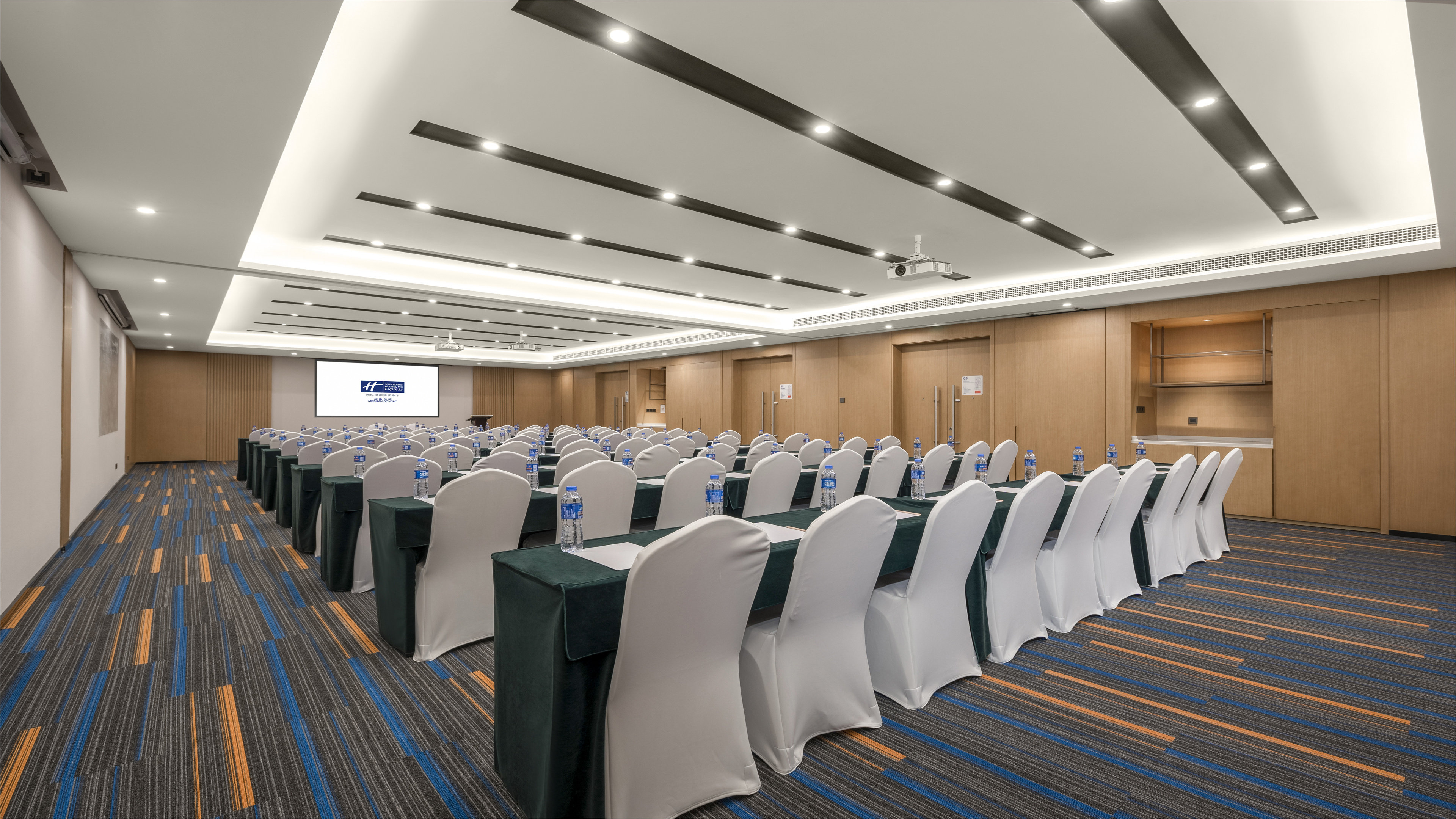 Holiday Inn Express Meishan Dongpo 47/52