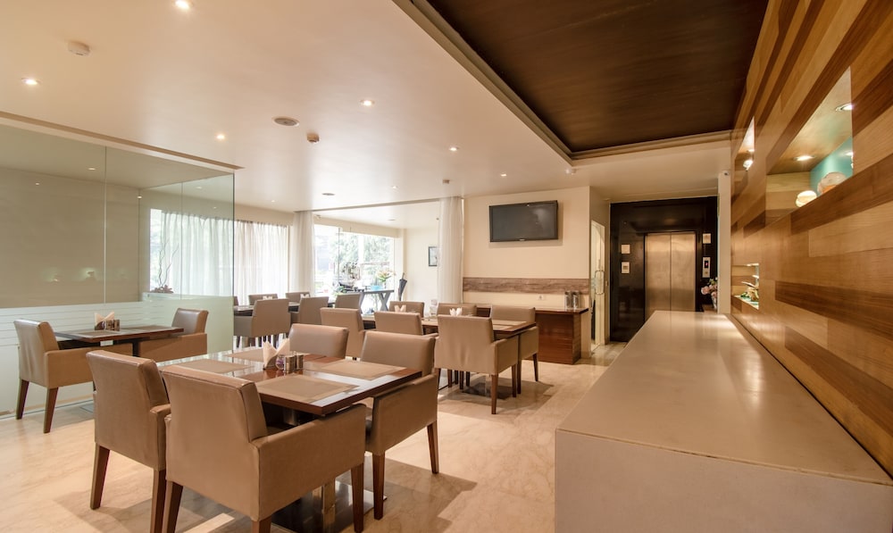 CABANA HOTEL 34/41