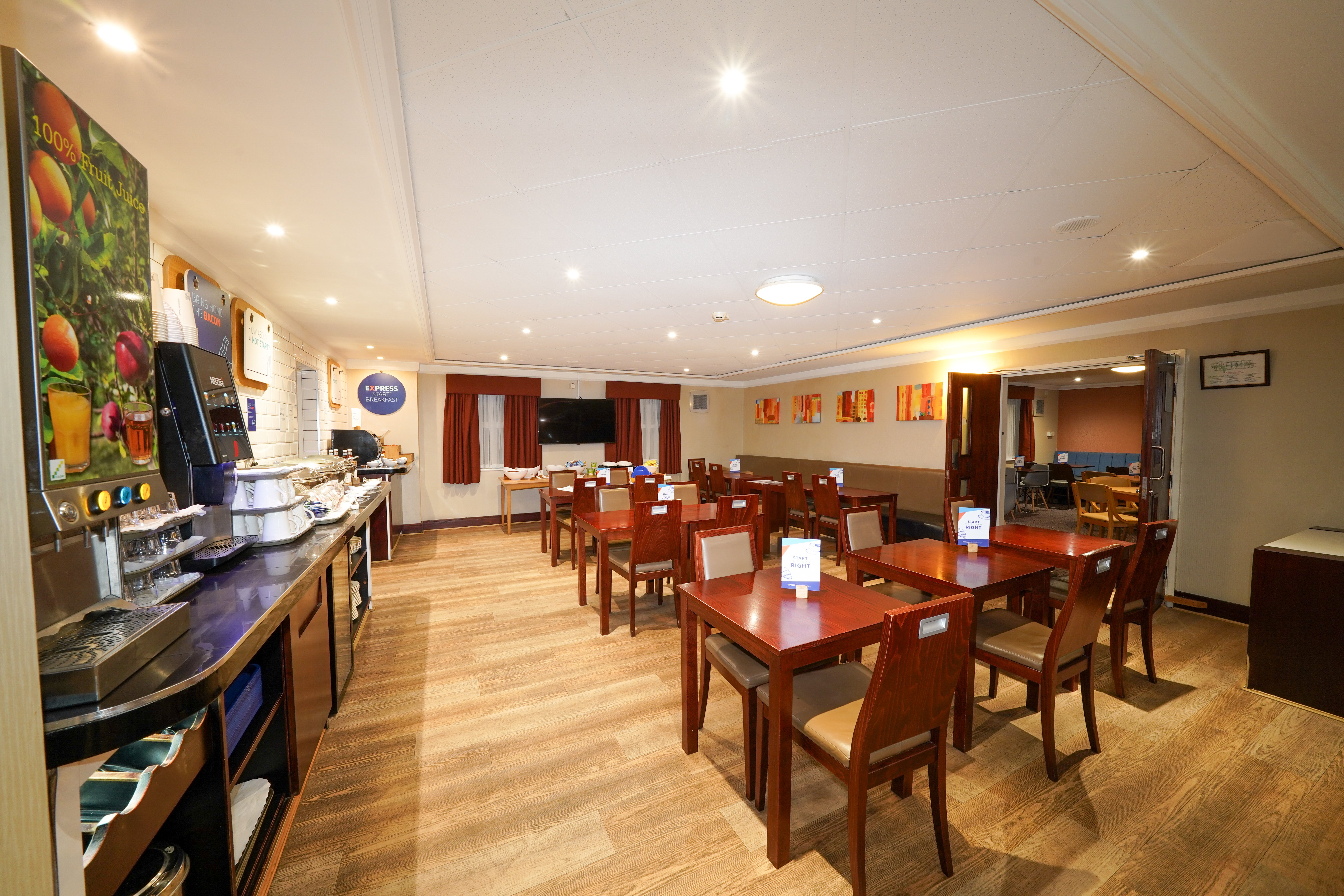 Holiday Inn Express Glenrothes 51/70