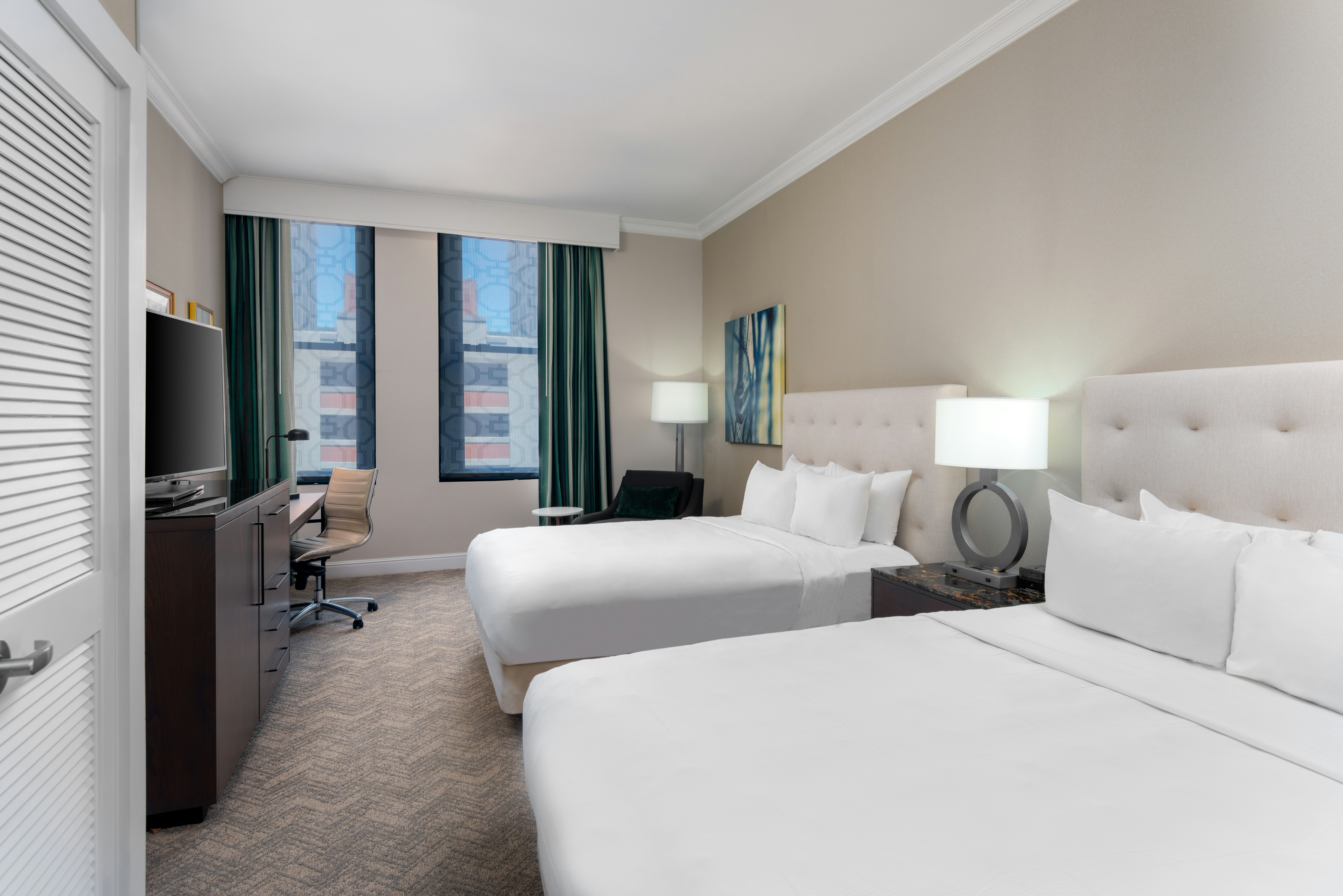 PREMIUM, 2 QUEEN BEDS