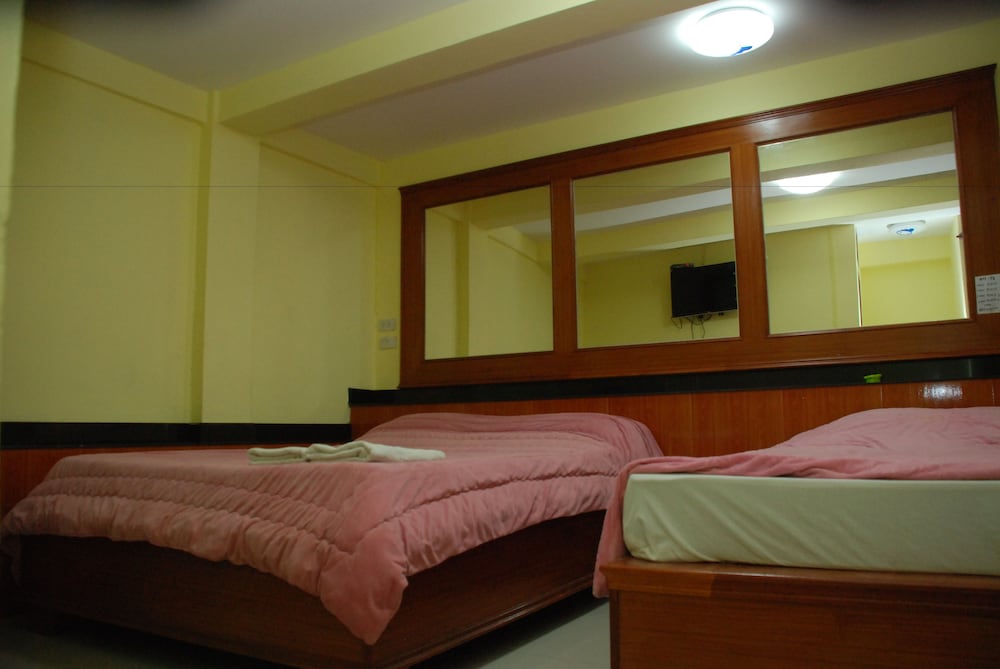 Sirasit 999 Mansion 23/33