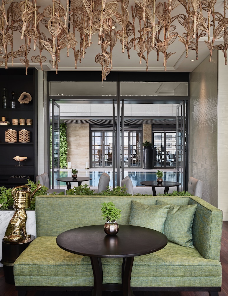 Rosewood Bangkok 36/84