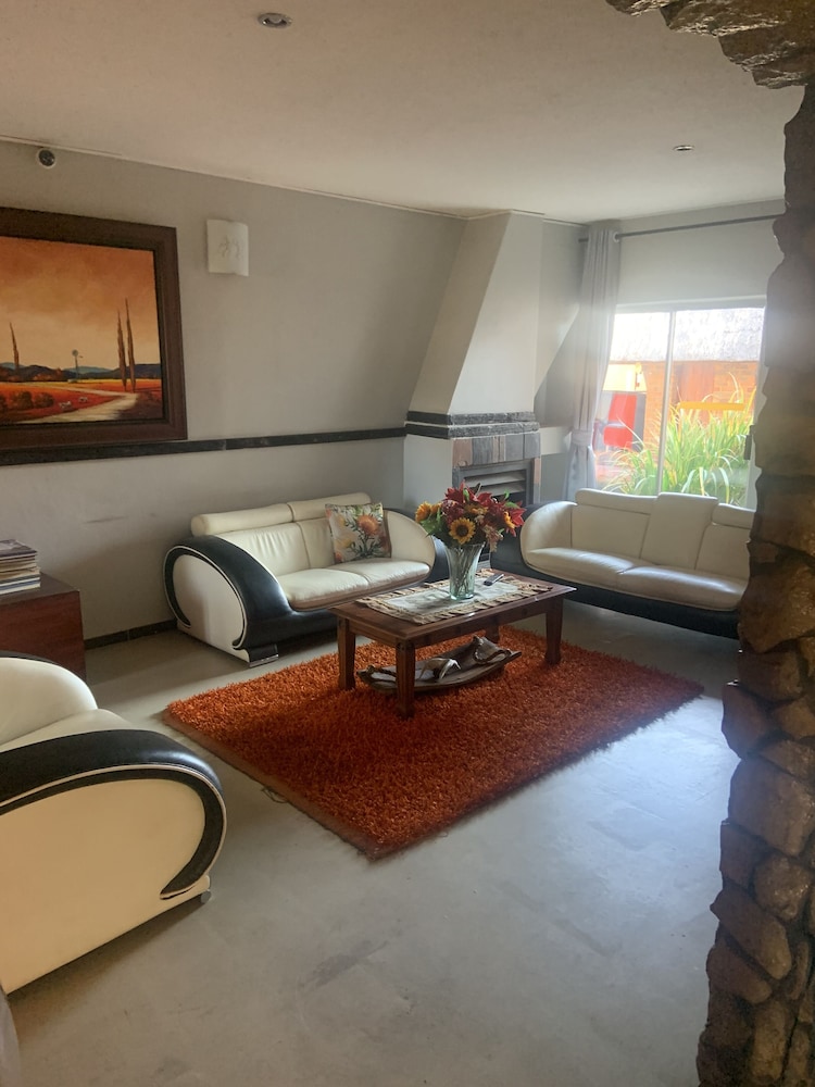 Africa Footprints Guest House 15/21