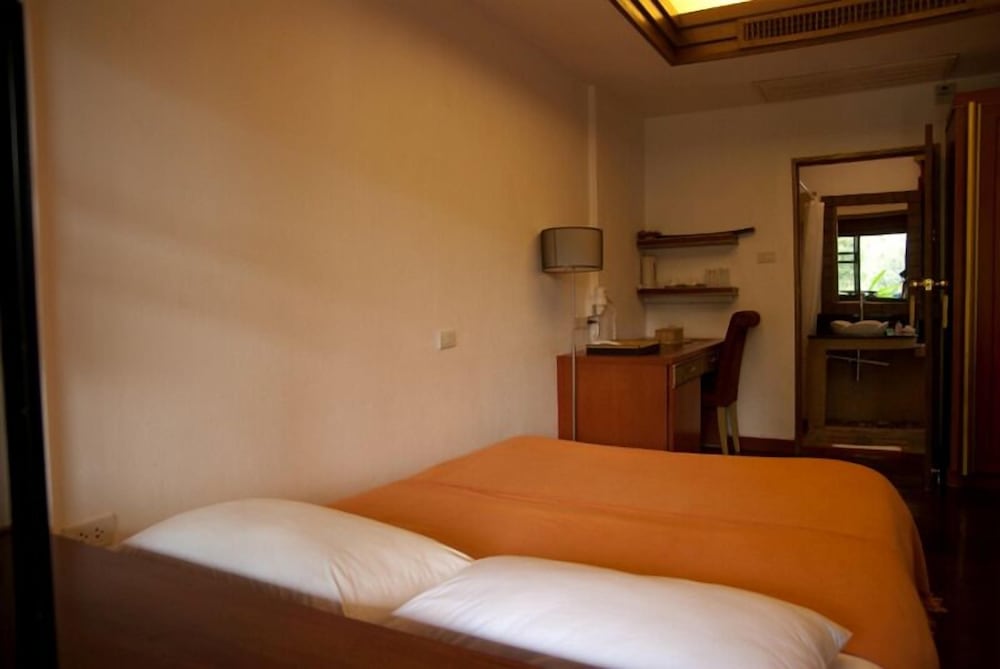 Superior, Double Bed, Waterfall View