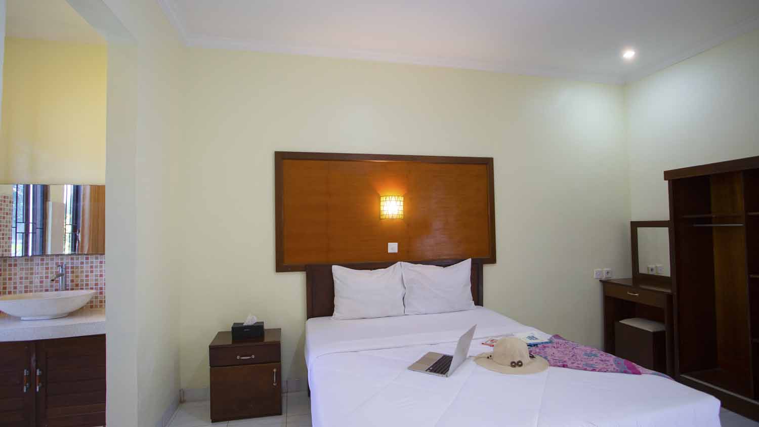 OYO 3910 Teges Inn 13/50