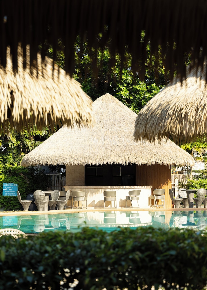 Linaw Beach Resort 69/73