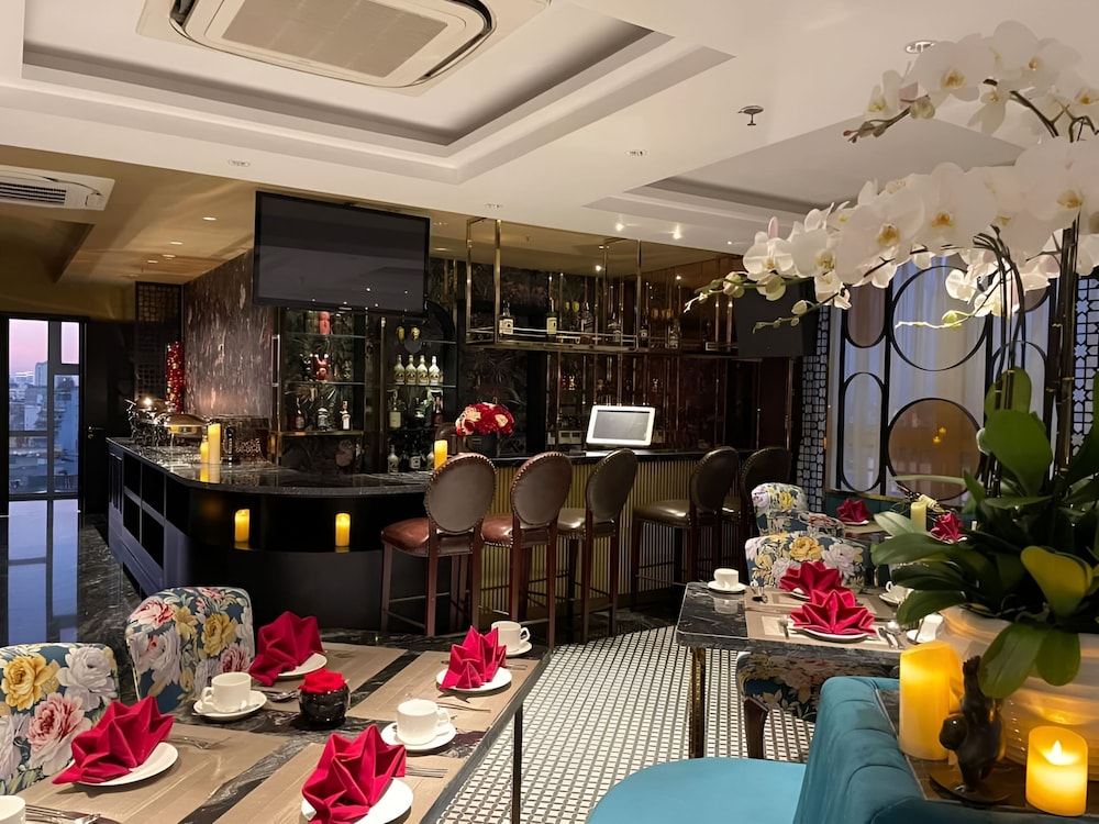 Golden Silk Boutique Hotel 50/70