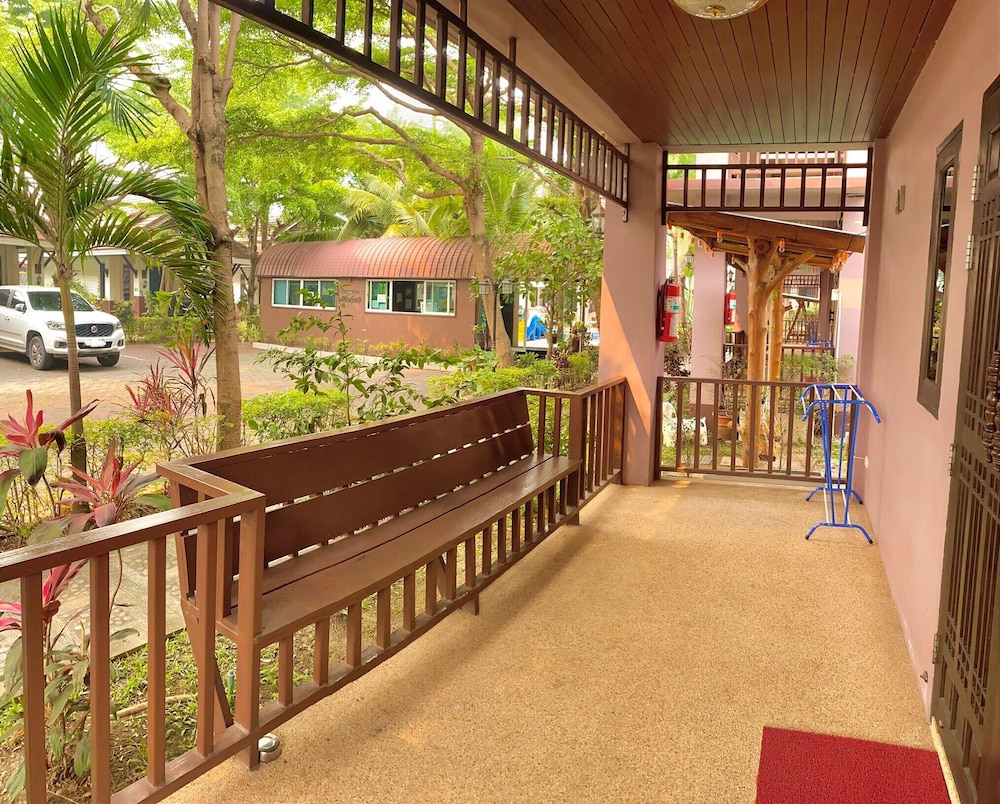 Baan Soontree Resort 65/70