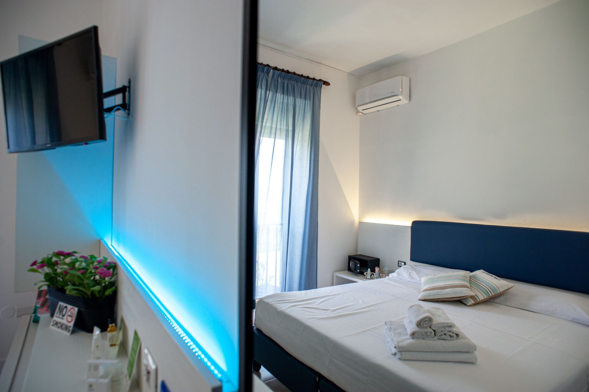 Smart, Classic, Queen Bed, Balcony