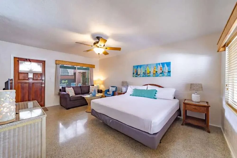 SIGNATURE, STUDIO, SUITE, KING BED, QUEEN BED, SOFA, GROUND FLOOR