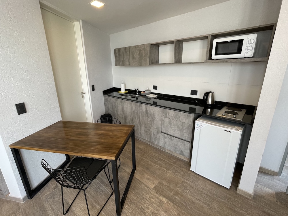 Days Inn by Wyndham Devoto 33/41