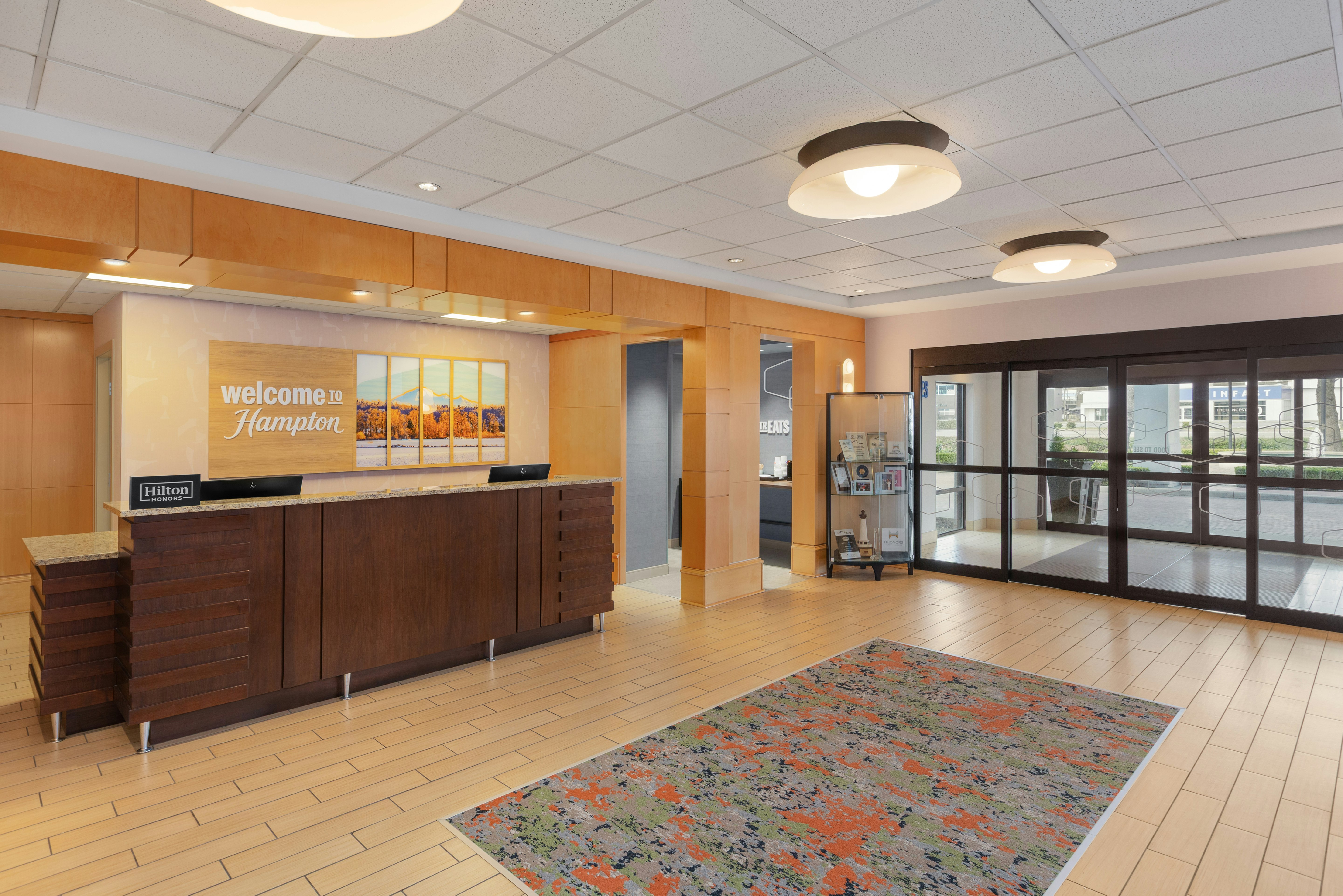 Hampton Inn and Suites by Hilton Langley Surrey 10/72