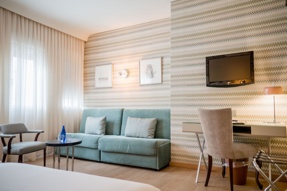 Hotel Opera 40/56
