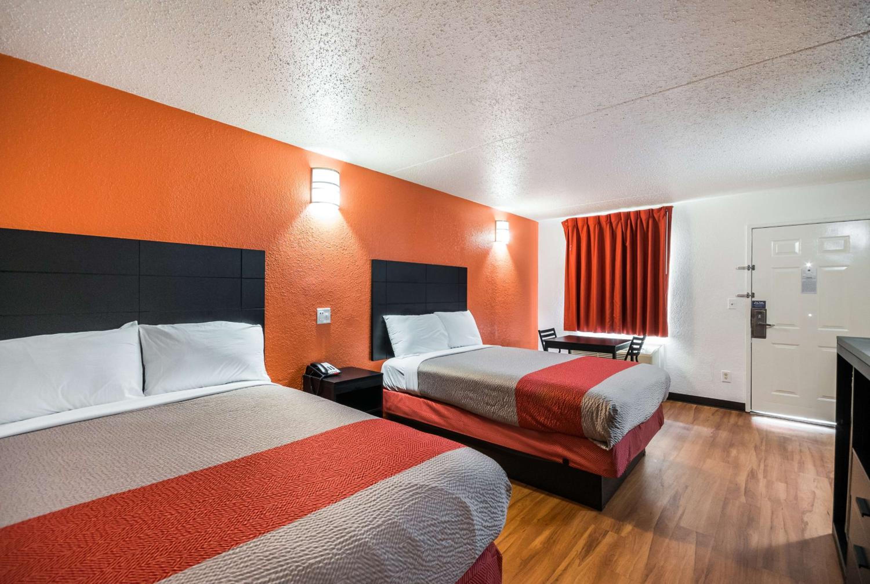 ROOM, QUADRUPLE, ACCESSIBLE