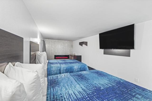 Hotel OPUS Bronx Near Bay Plaza Mall 24/46