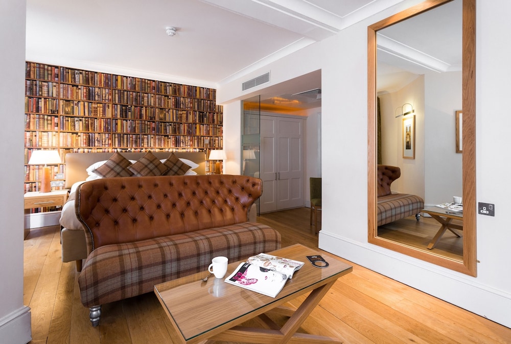 Abode Canterbury 20/44