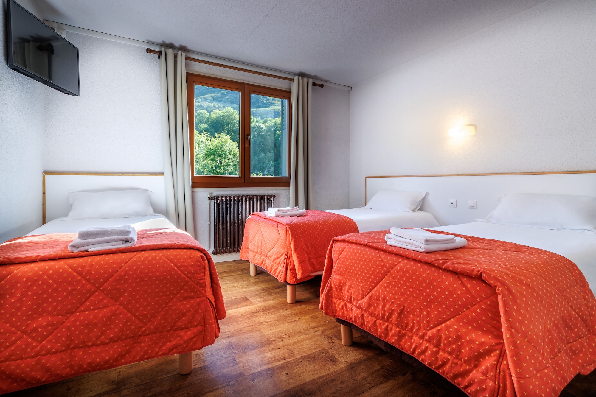 ROOM, TRIPLE, 3 BEDS
