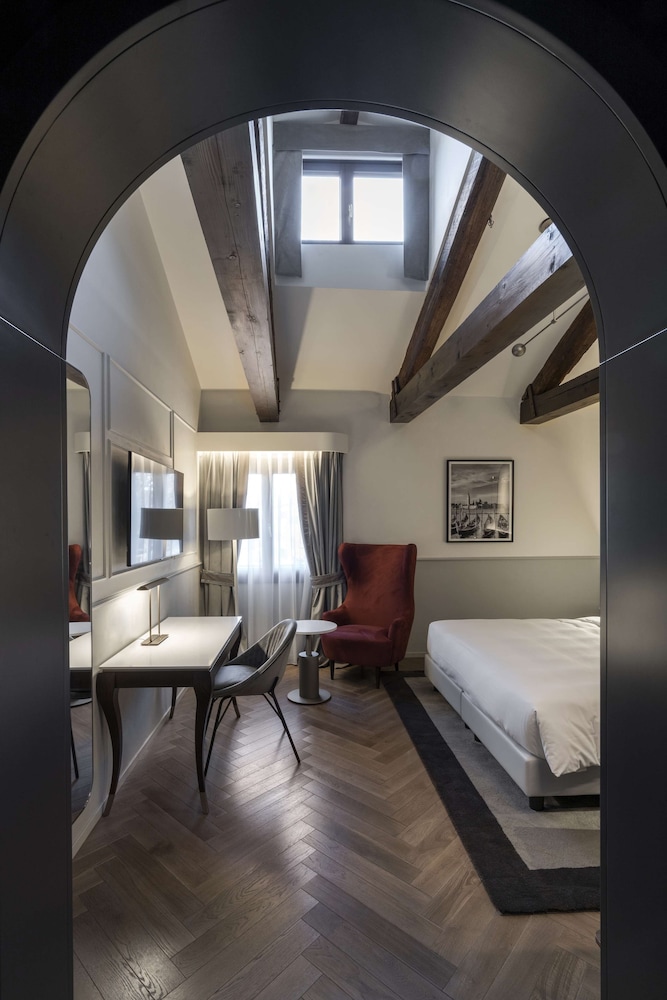 Radisson Collection Hotel, Palazzo Nani Venice 57/77