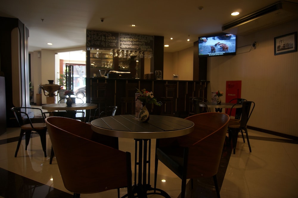 Varna Culture Hotel Soerabaia 47/49