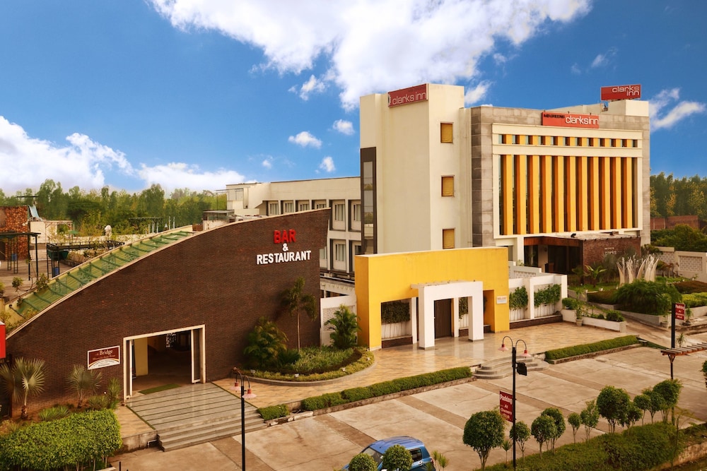 MB Greens Clarks Inn Moradabad 4/50