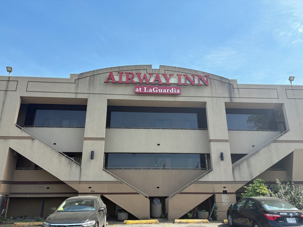 Airway Inn at LaGuardia 4/44