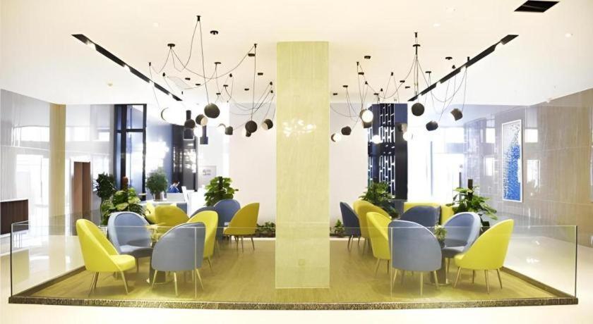 Echarm Hotel (Beihai Railway Station) 46/65