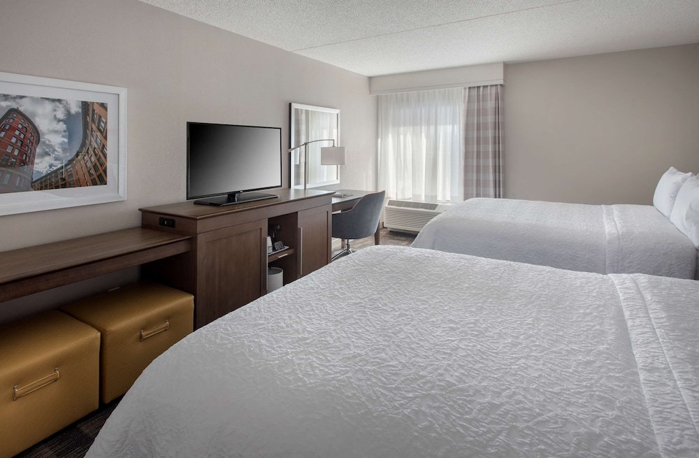 Hampton Inn Boston Logan Airport 12/38