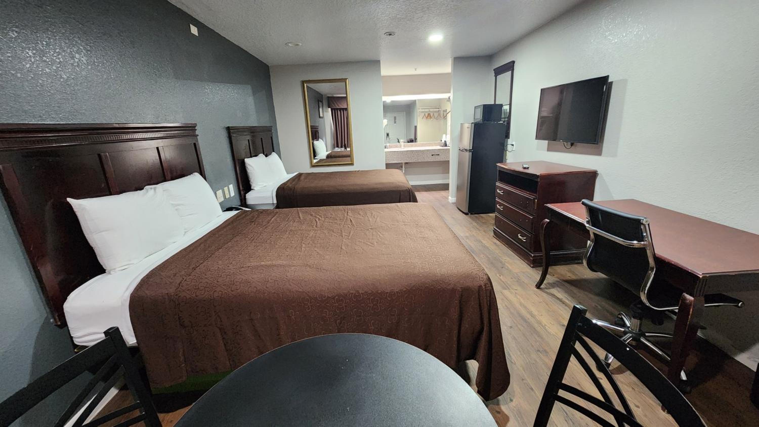 غرفة بسريرين كوين، Express Inn Hobby Airport 6/9