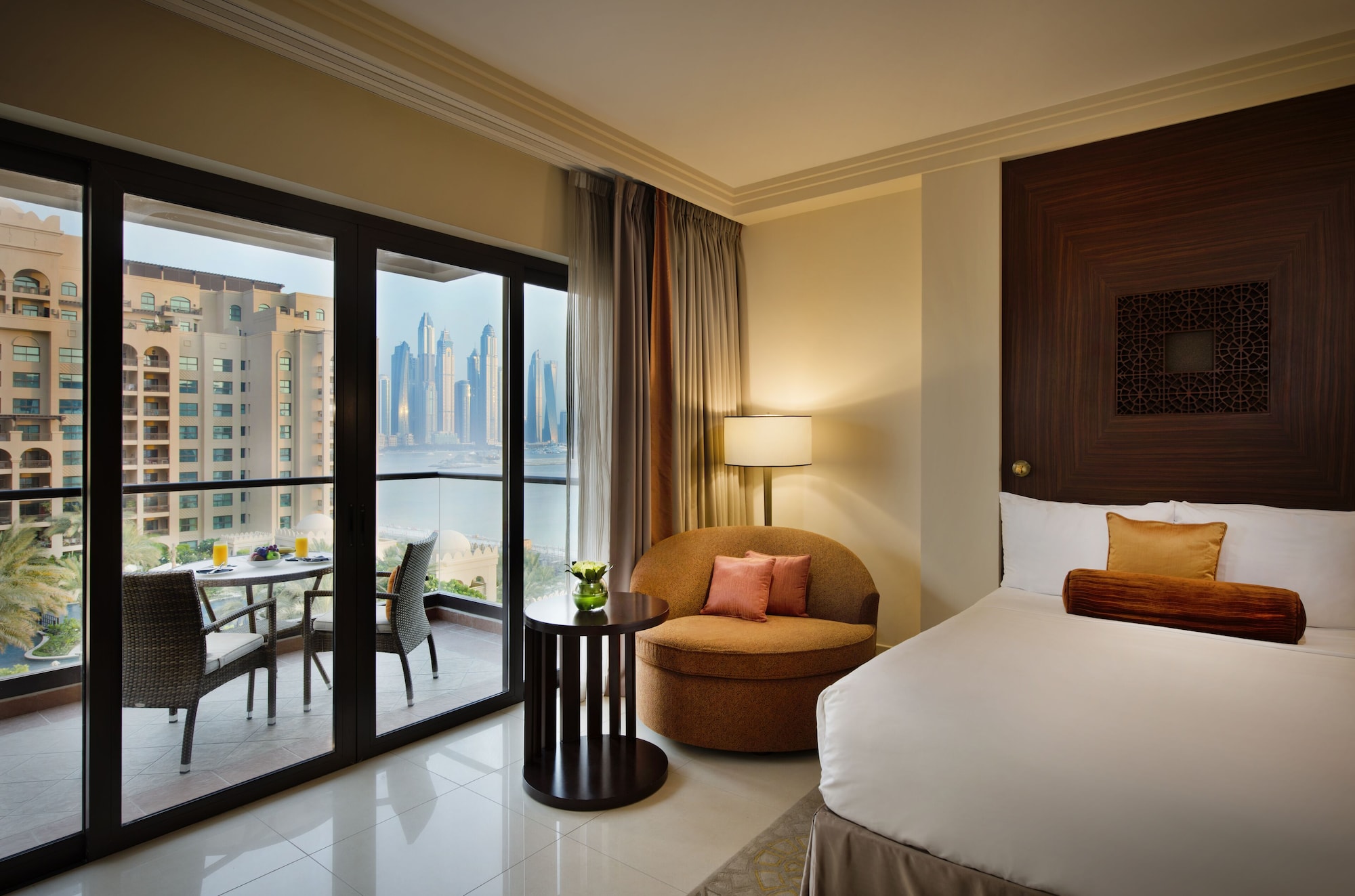 HERITAGE, FAIRMONT, 2 QUEEN BEDS, PARTIAL SEA VIEW
