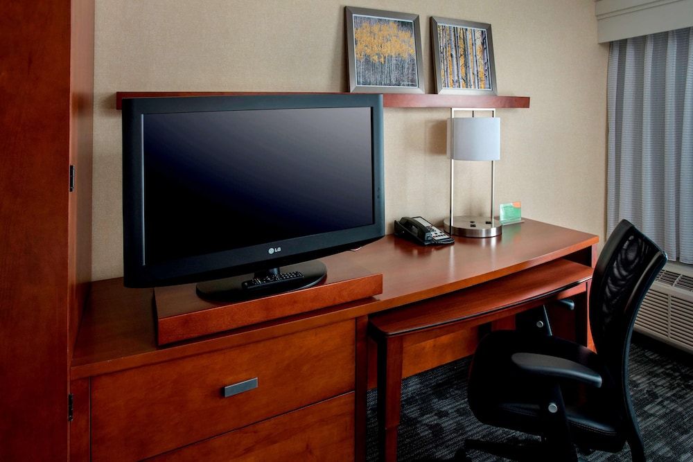 Sonesta Select Philadelphia Airport 41/54